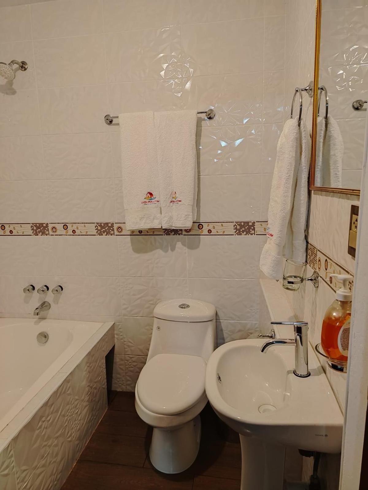 Luquina Utama Lodge Ngoại thất bức ảnh