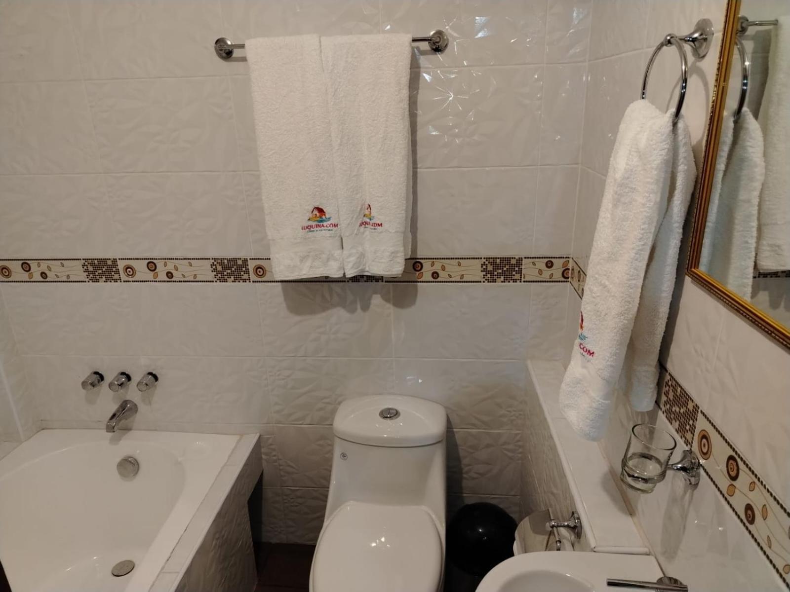 Luquina Utama Lodge Ngoại thất bức ảnh