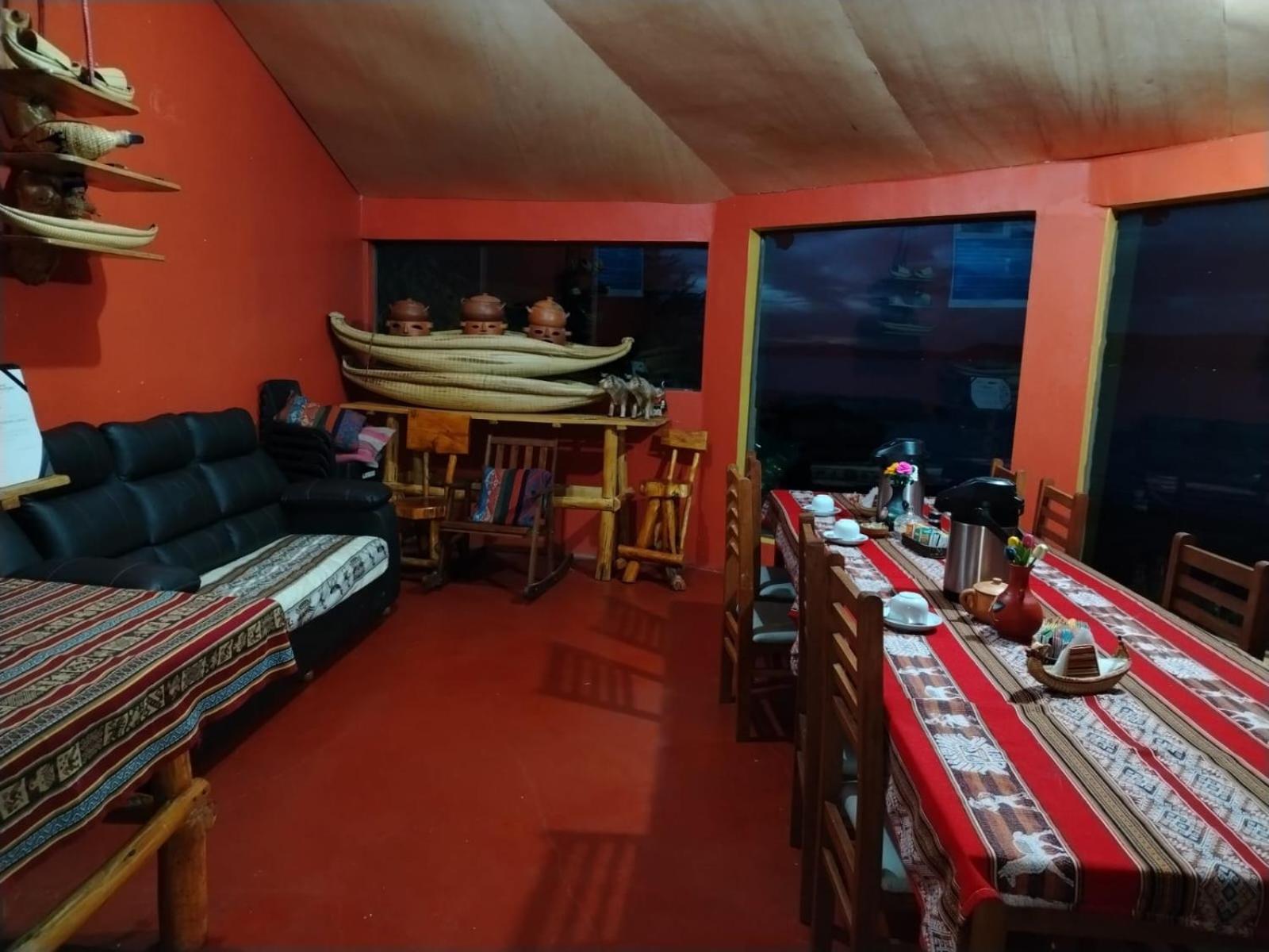 Luquina Utama Lodge Ngoại thất bức ảnh