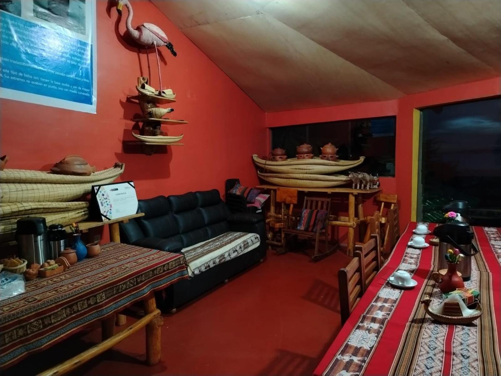 Luquina Utama Lodge Ngoại thất bức ảnh
